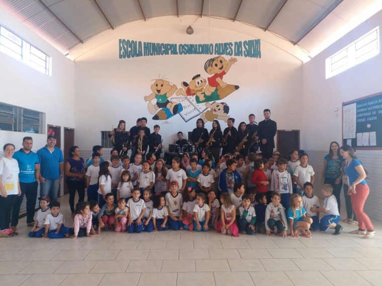 Banda Municipal nas Escolas é mais um Projeto da Administração Municipal que esta sendo Desenvolvido